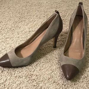 Taupe suede and leather pumps